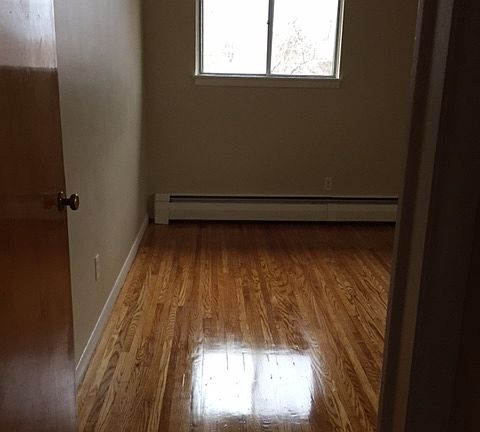 5th image of 93 Elmhurst Pl APT 3