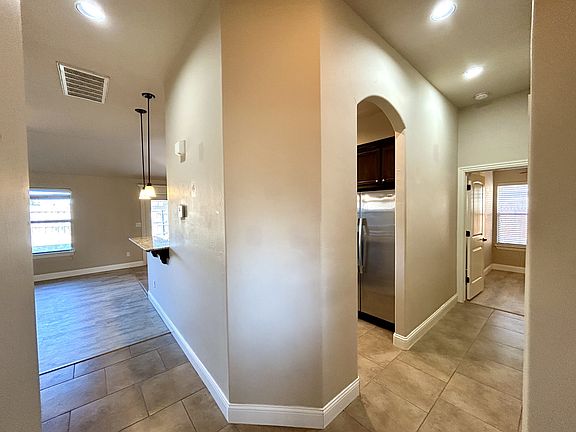 3rd image of 2407 SW Edinburough Dr