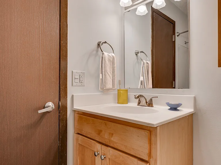 Shelard Village Apartments — Photo 16