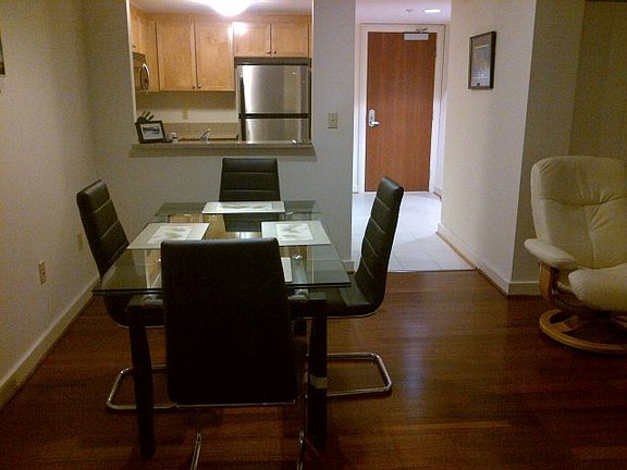 Dining area through to kitch