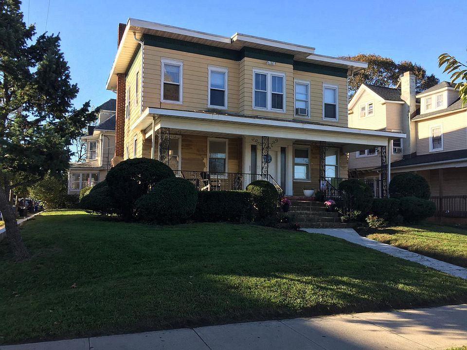 Super Pet Friendly Building for dogs and cats 