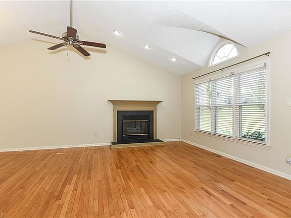 4th image of 337 Marylebone Dr