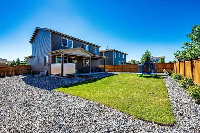 4 bed, 2.5 bath, 1975 sqft, $3,900 — Photo 4