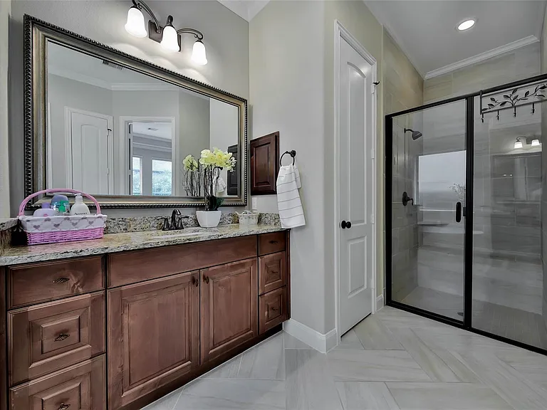 2718 Carriage Hollow Ln — Photo 11
