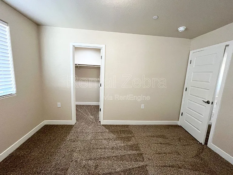 1346 Playa Del Rey Dr — Photo 14