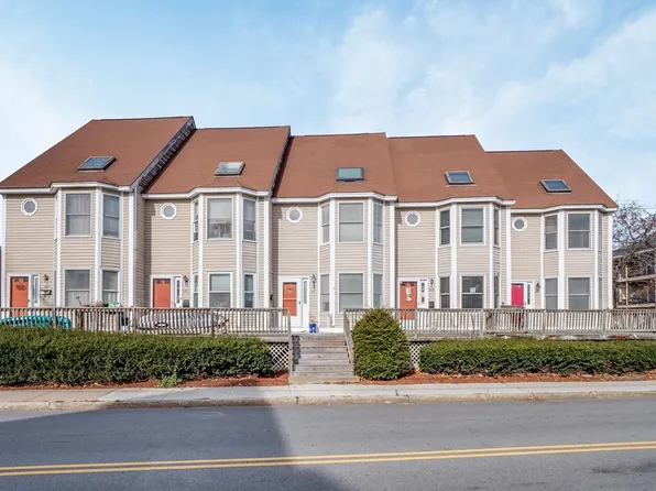 257 Pine St Unit 257, Lowell, MA 01851