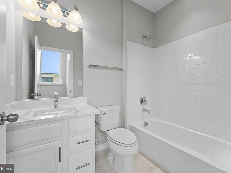 515 Riversail Ln — Photo 19
