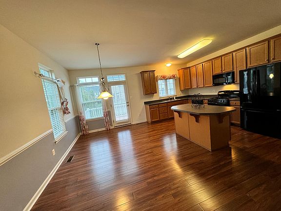 Large Eat in Kitchen
