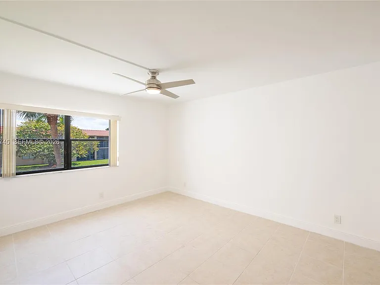 200 Lakeview Dr #211 — Photo 18
