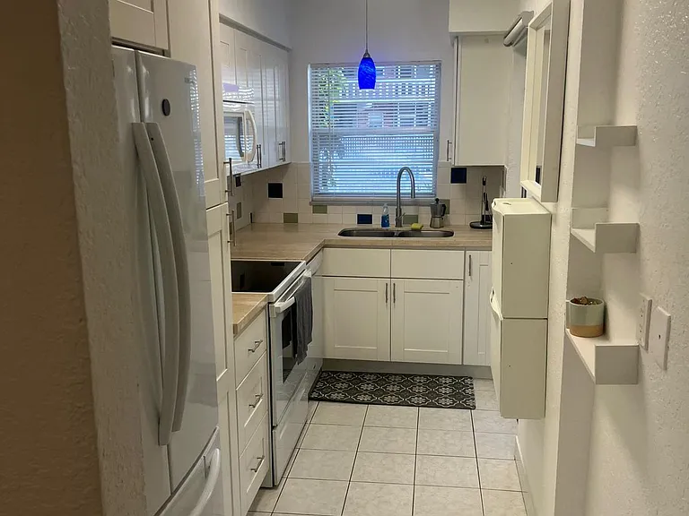 181 NE 14th Ave #20A — Photo 8