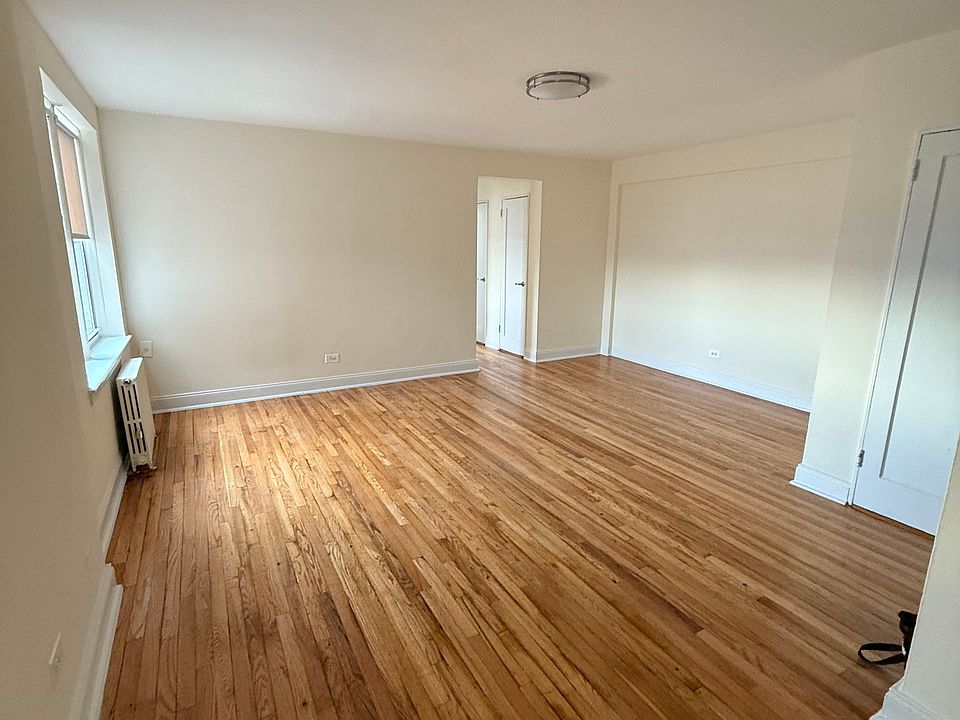 1st image of 2049 20th Ln APT 5D