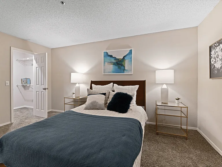 300 Riverside Pkwy — Photo 8