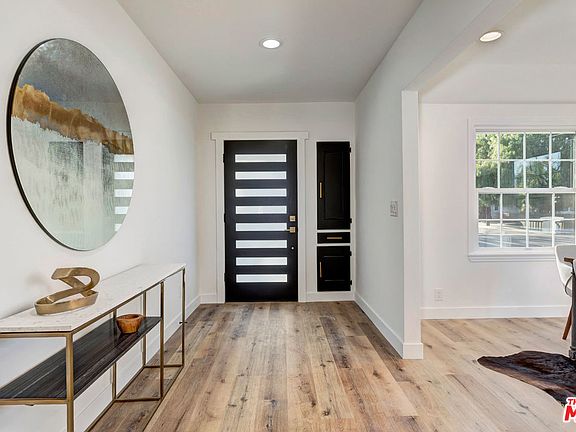 3rd image of 5454 Murietta Ave