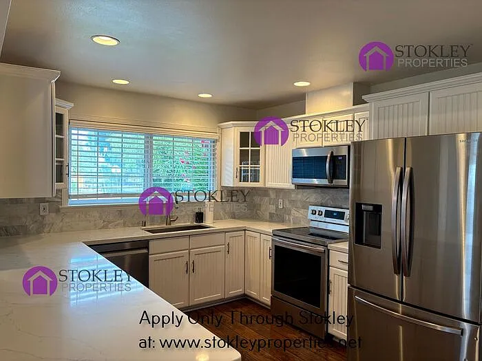3 bed, 2.0 bath, 1308 sqft, $3,695 — Photo 4