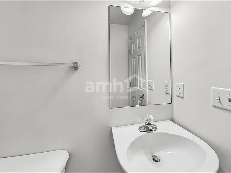 117 Rock Glen Ct — Photo 9
