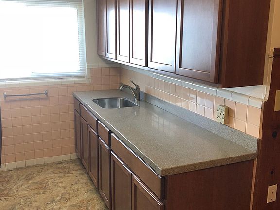 4th image of 4326 Oakwood Ave