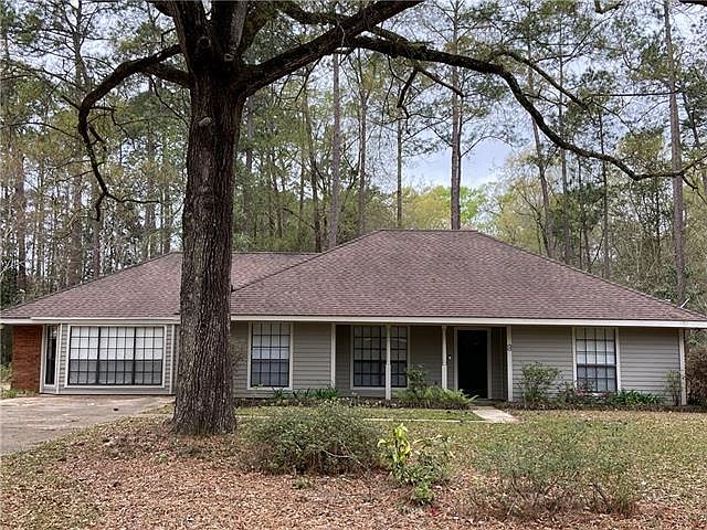 2nd image of 6 Ellen Dr