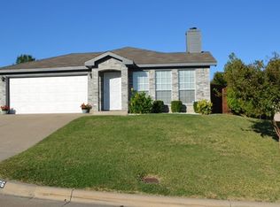766 Deauville Cir E, Fort Worth, TX 76108