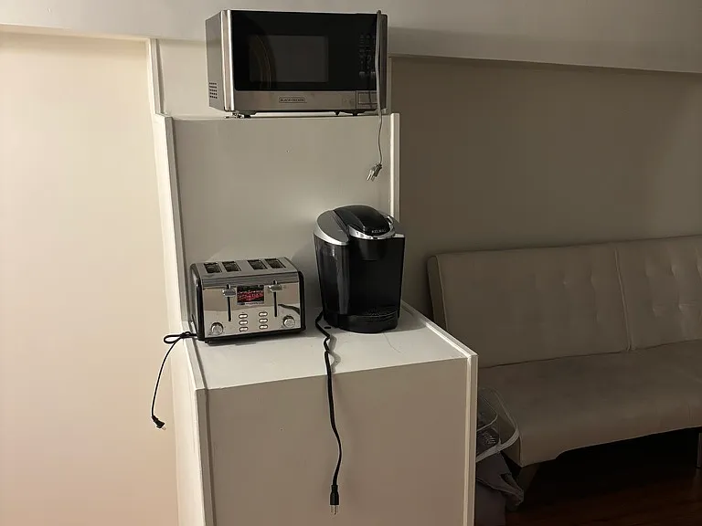 sitting or breakfast room with Coffee area