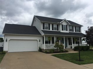 435 Creekside Rd SE, New Philadelphia, OH 44663