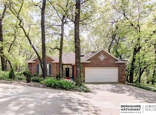 21924 Hillandale Dr, Elkhorn, NE 68022
