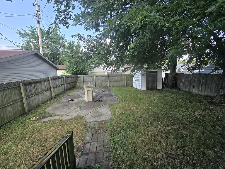 629 S 32nd St — Photo 11