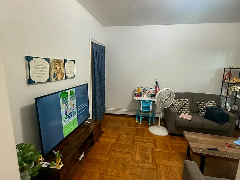 149 Zabriskie St #25 — Photo 6