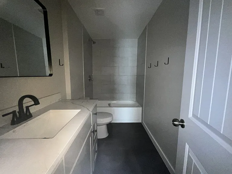 405 E Pine St — Photo 8