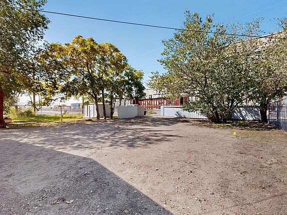 5th image of 820 Commercial St SE