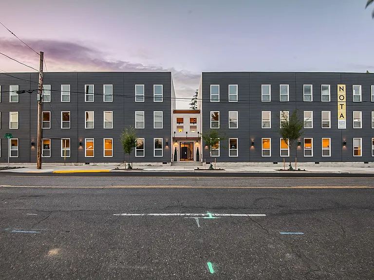Julian Apartments — Photo 42