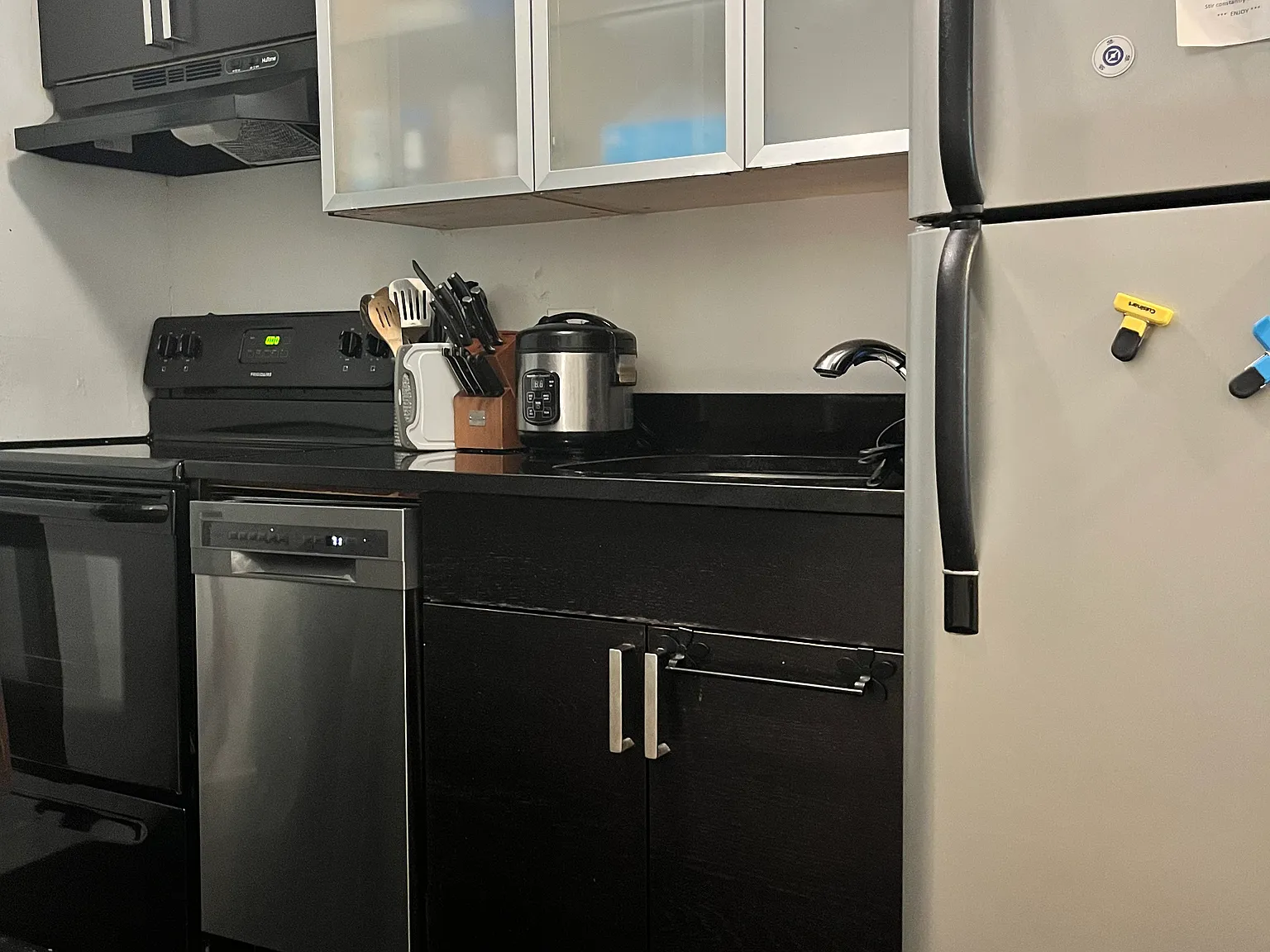 2 bed, 820 sqft, $2,595 — Photo 2