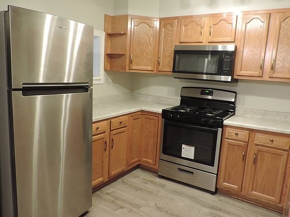 3rd image of 204 E Bailey Rd APT C