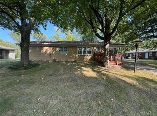 10 Carolyn St, Glen Carbon, IL 62034