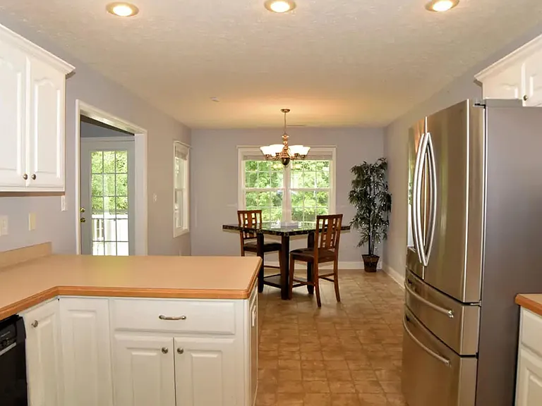 104 Adell Ln — Photo 8