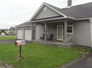 13 Thomas St, Jeannette, PA 15644