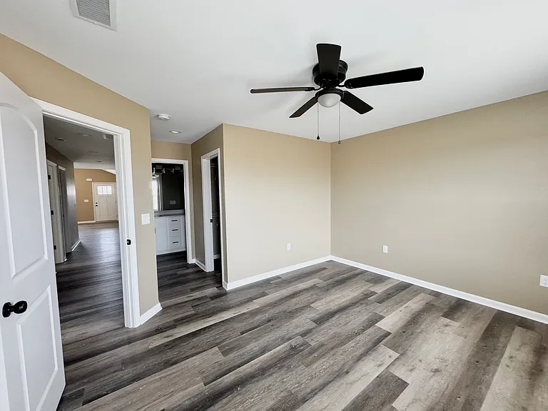 7034 Caravan Dr — Photo 10