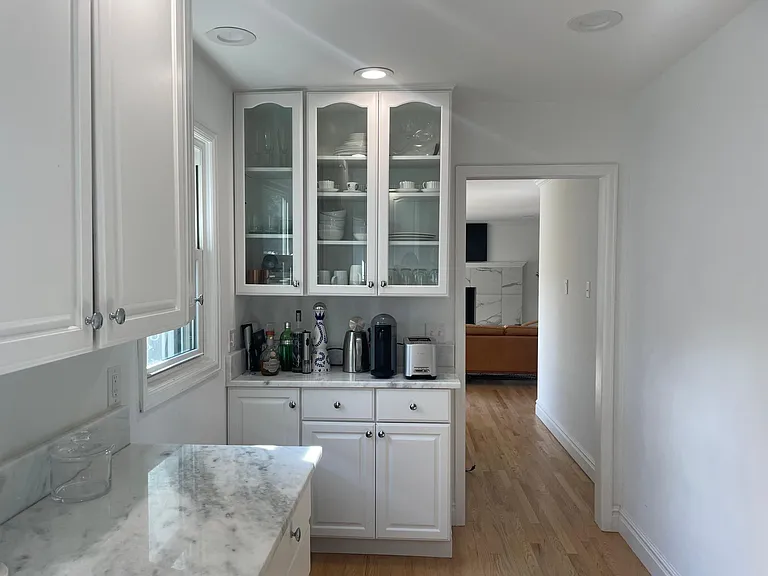 2421 S High St — Photo 14