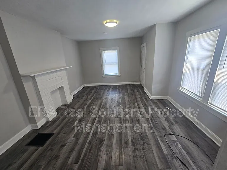 841-843 Seymour Ave #843 SEYMOUR AVE — Photo 2
