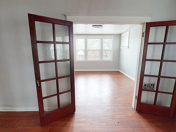 3rd image of 4226 Dewey Ave #2N