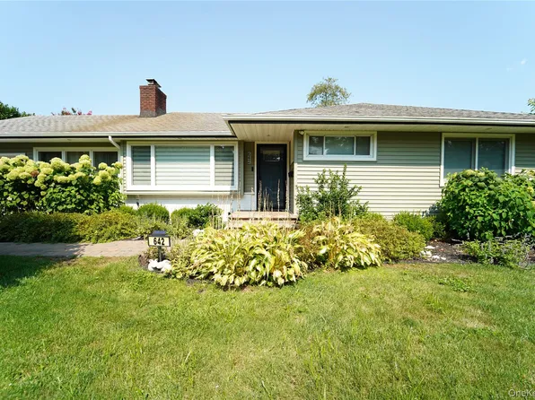 642 Salisbury Park Drive, Westbury, NY 11590