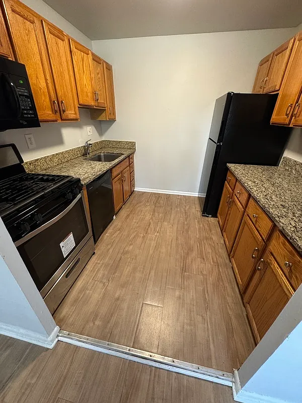 2 bed, 1.0 bath, $1,445 — Photo 4