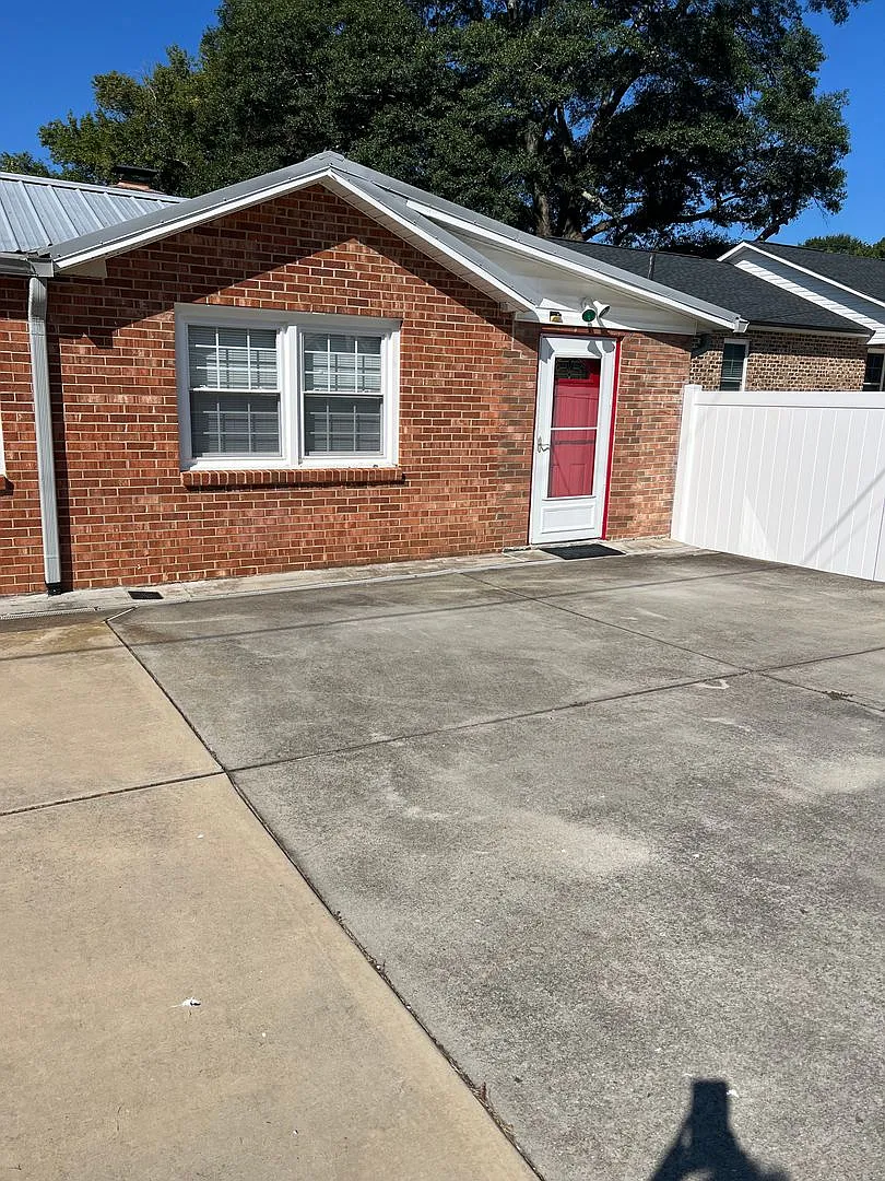 1 Bedroom Apartment For Rent — Photo 1