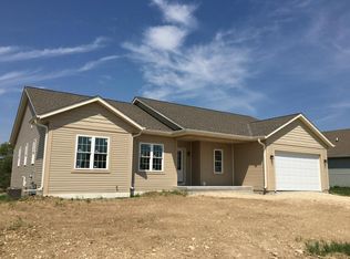 1231 Chippewa Dr, Hartford, WI 53027