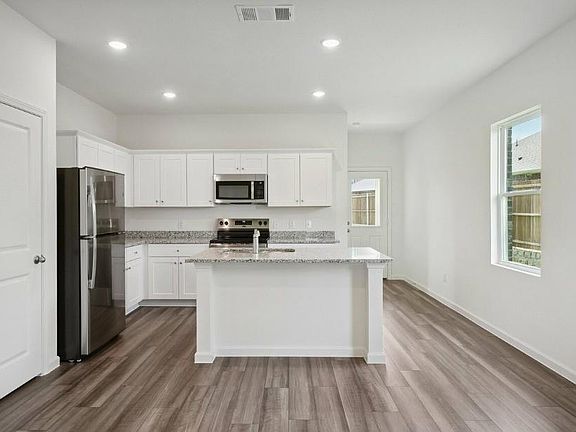 2nd image of 734 Amesbury Rd