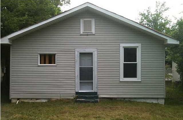 2nd image of 1728 Foust St