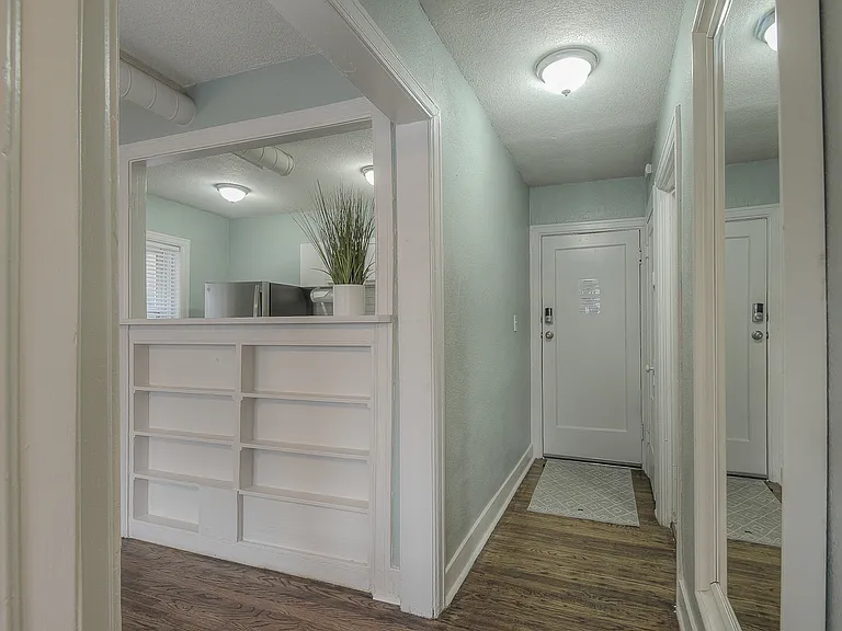 722 W 37th St #3 — Photo 13
