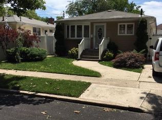 458 Falcon Ave, Staten Island, NY 10306