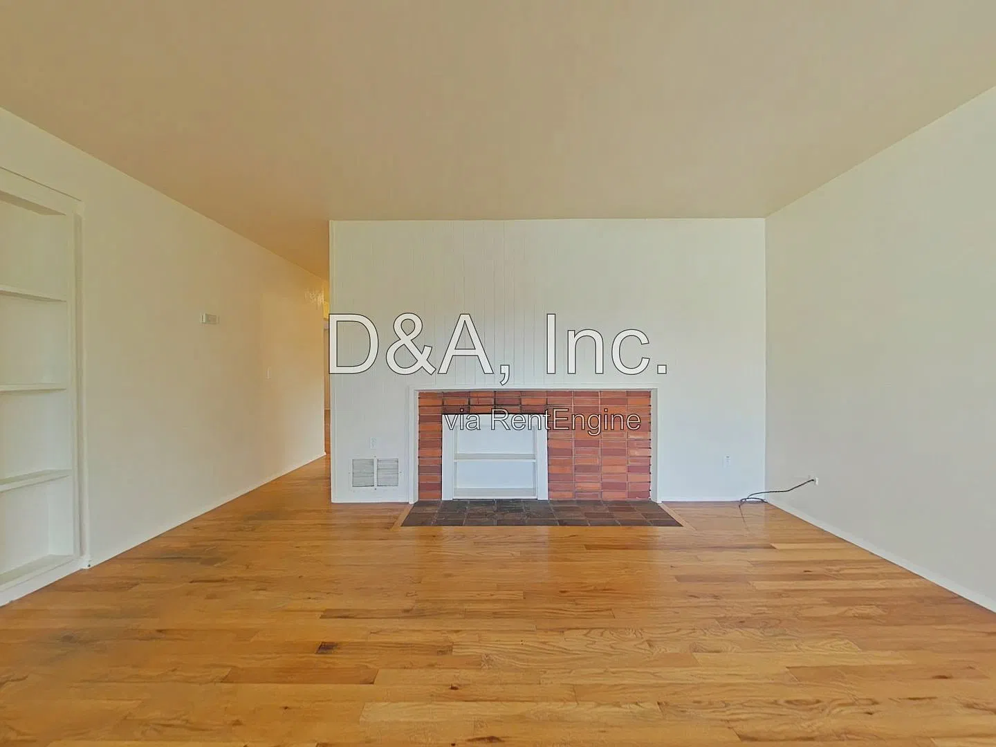 3 bed, 1.5 bath, 1120 sqft, $2,395 — Photo 3