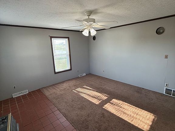 4th image of 5093 Cave Springs Rd