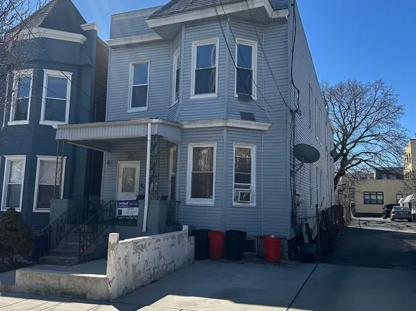 319 21st St, Union City, NJ 07087